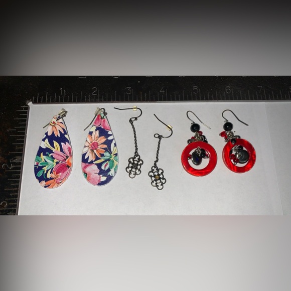 Three pairs of ladies earrings - beaded and colorful teardrops - Picture 1 of 7